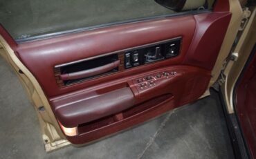 Oldsmobile-Custom-Cruiser-Break-1991-Gold-Maroon-192154-25