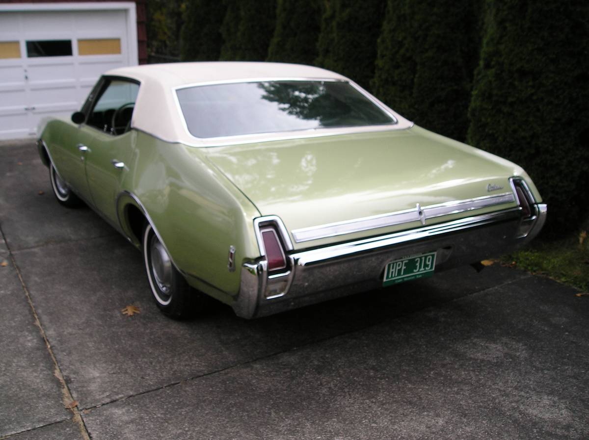 Oldsmobile-Cutlass-1969-green-167371-1