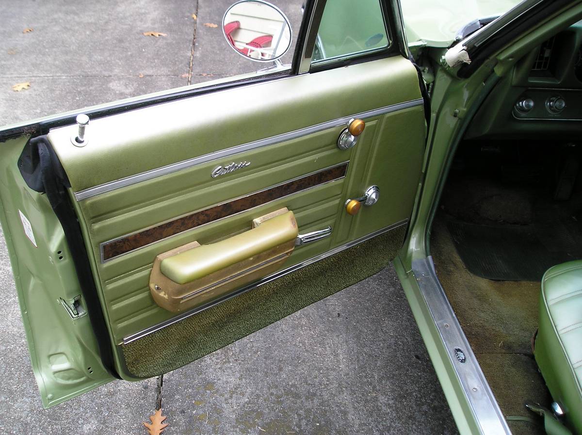 Oldsmobile-Cutlass-1969-green-167371-7