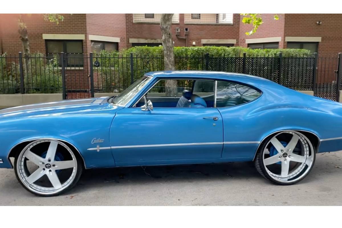 Oldsmobile-Cutlass-1970-blue-128747-2