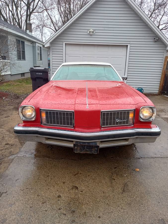 Oldsmobile-Cutlass-1975-red-153066-1