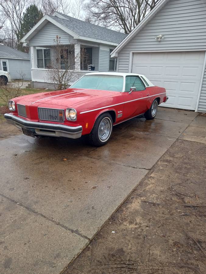 Oldsmobile-Cutlass-1975-red-153066