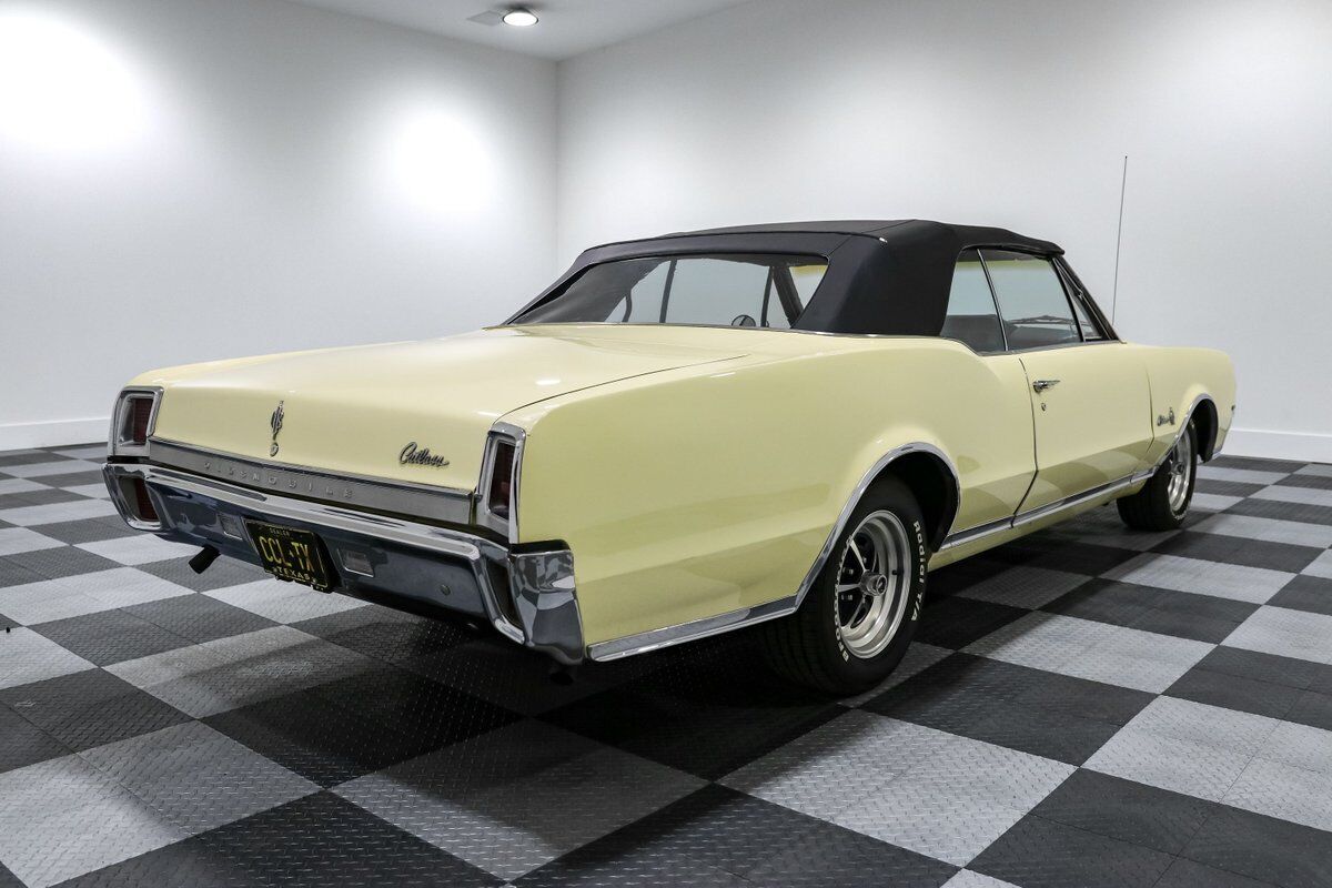 Oldsmobile-Cutlass-Cabriolet-1967-Yellow-Black-55040-10