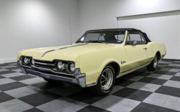 Oldsmobile-Cutlass-Cabriolet-1967-Yellow-Black-55040-4