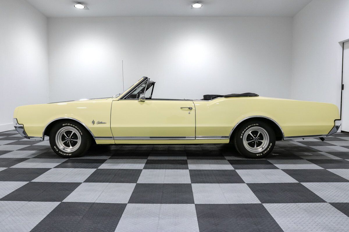 Oldsmobile-Cutlass-Cabriolet-1967-Yellow-Black-55040-5