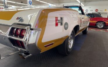 Oldsmobile-Cutlass-Cabriolet-1972-White-Black-0-31