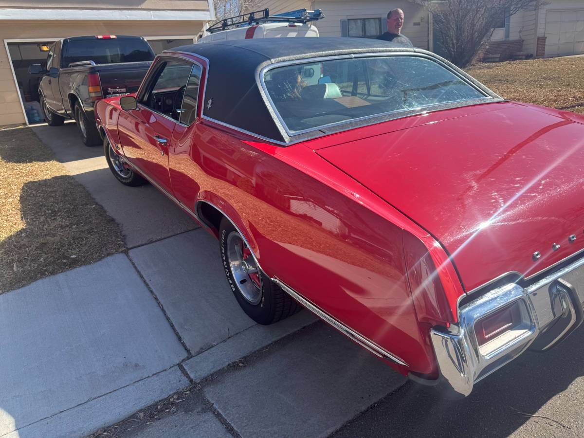 Oldsmobile-Cutlass-supreme-1971-red-122310