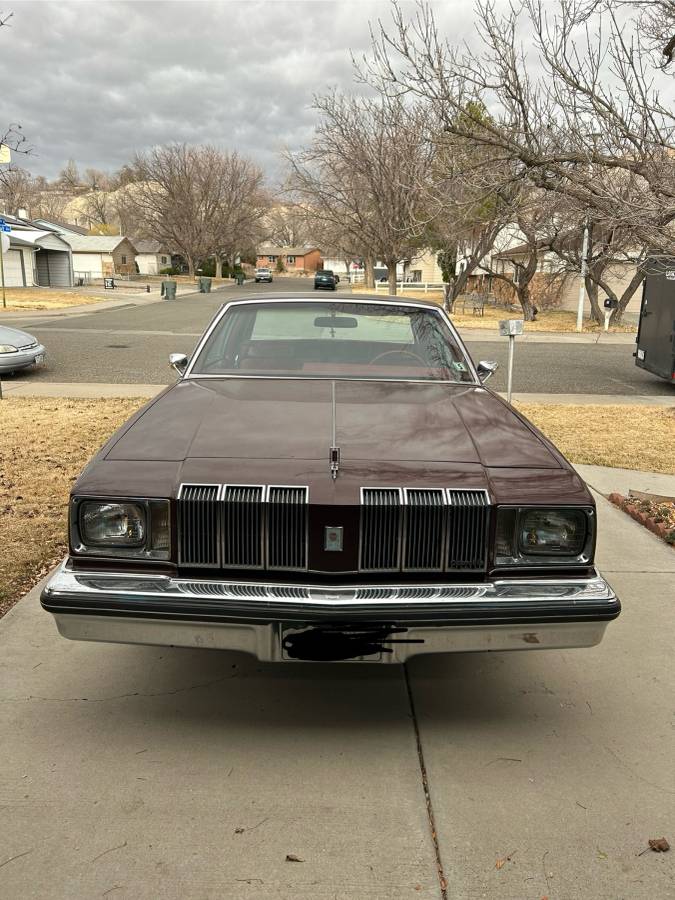 Oldsmobile-Cutlass-supreme-1978-red-89447-3