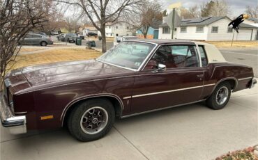 Oldsmobile-Cutlass-supreme-1978-red-89447