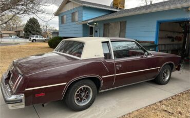 Oldsmobile-Cutlass-supreme-1978-red-89447-4