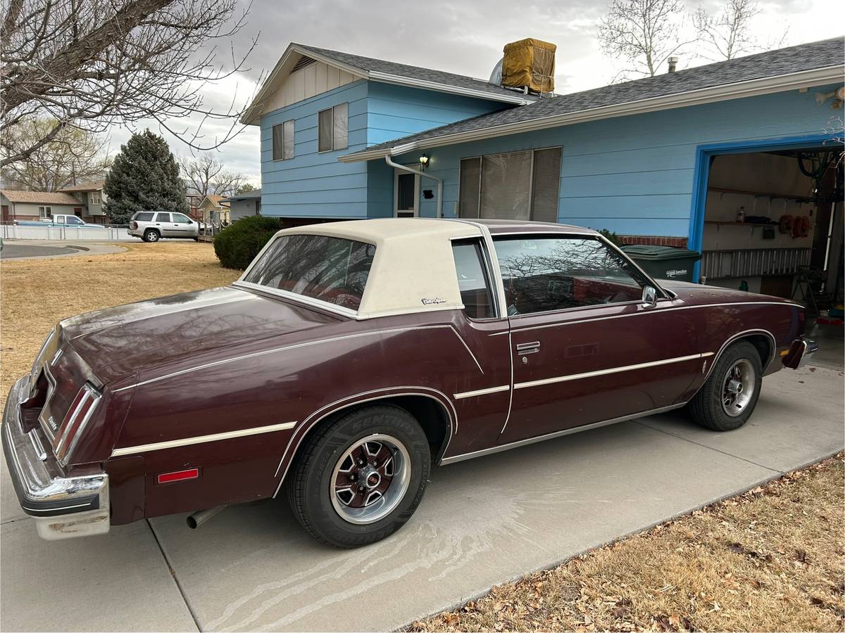 Oldsmobile-Cutlass-supreme-1978-red-89447-4