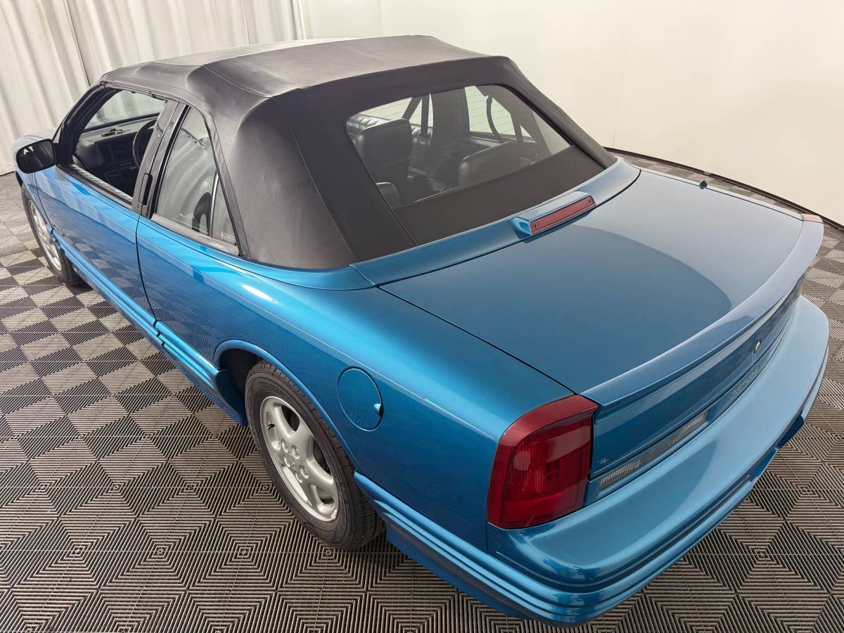 Oldsmobile-Cutlass-supreme-1993-blue-13358-15