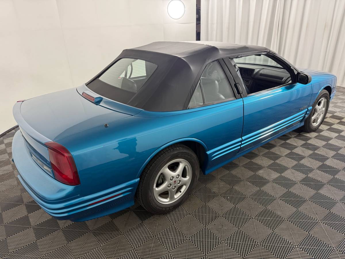 Oldsmobile-Cutlass-supreme-1993-blue-13358-17