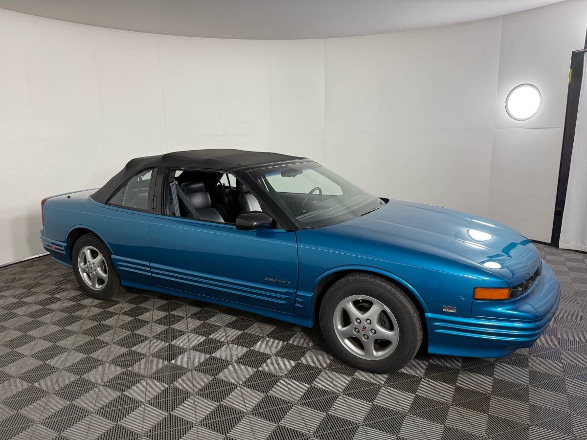 Oldsmobile-Cutlass-supreme-1993-blue-13358-18