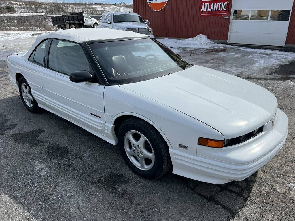 Oldsmobile-Cutlass-supreme-1994-white-71369-1