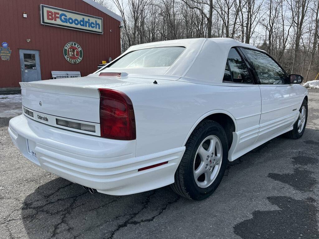 Oldsmobile-Cutlass-supreme-1994-white-71369-11