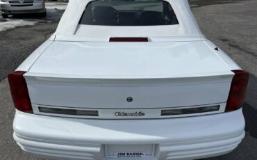 Oldsmobile-Cutlass-supreme-1994-white-71369-7