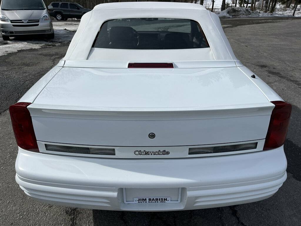 Oldsmobile-Cutlass-supreme-1994-white-71369-7