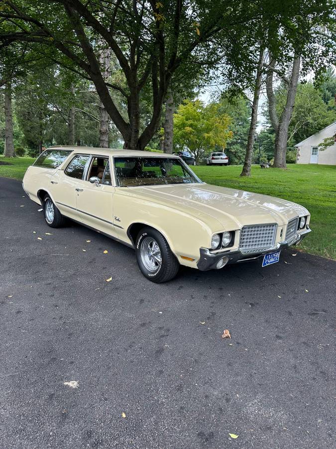 Oldsmobile-Cutlass-wagon-1972-yellow-101802-2