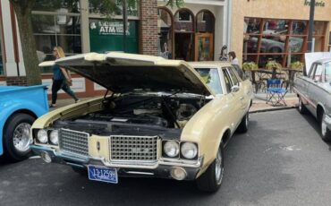 Oldsmobile-Cutlass-wagon-1972-yellow-101802