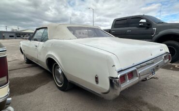 Oldsmobile-Delmont-88-1968-white-106318-1