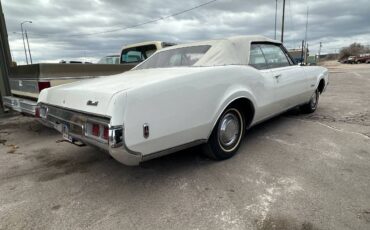 Oldsmobile-Delmont-88-1968-white-106318-3