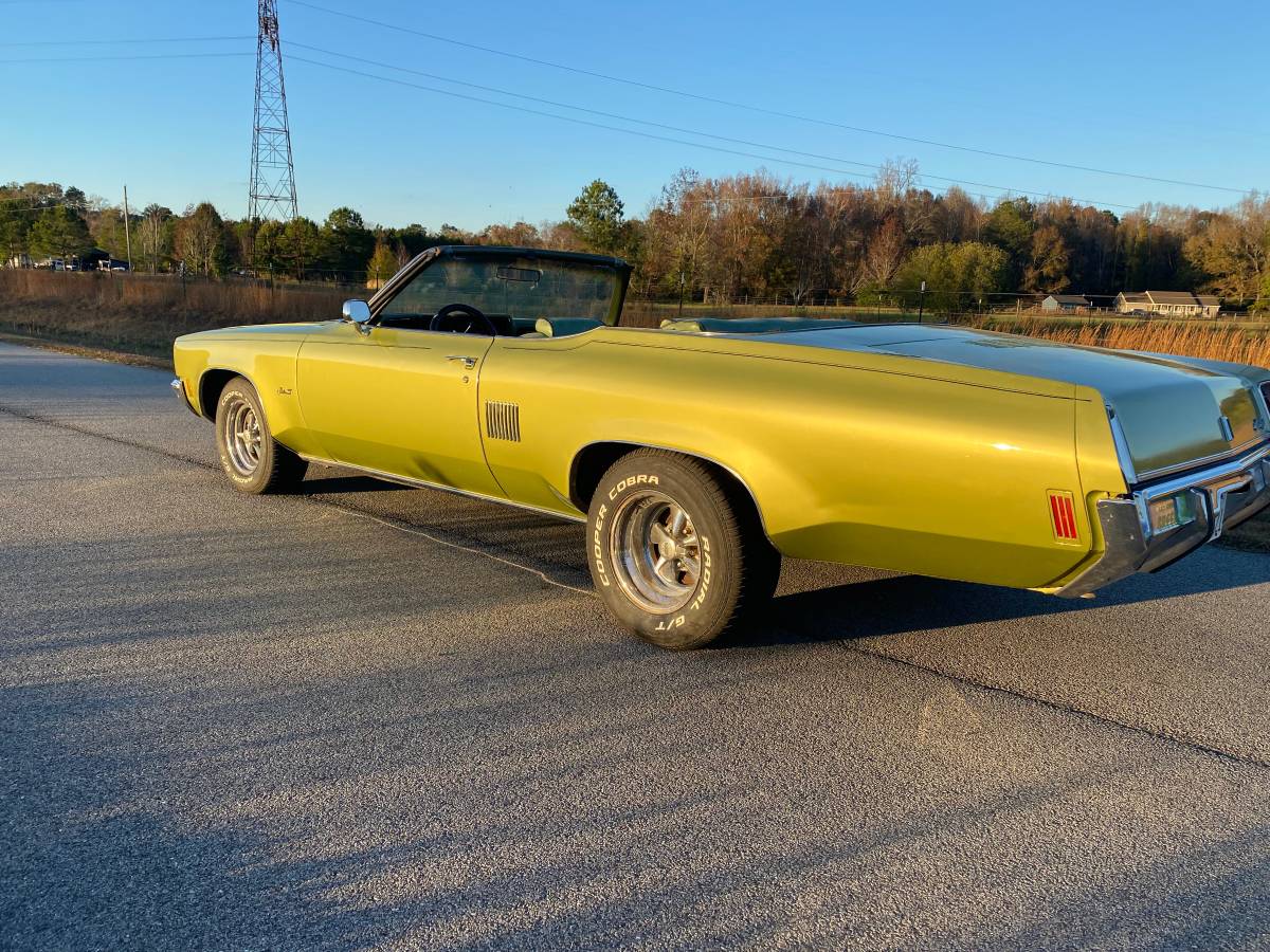 Oldsmobile-Delta-88-1971-51499-9