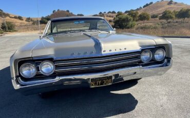 Oldsmobile-Delta-88-holiday-coupe-1965-silver-29773