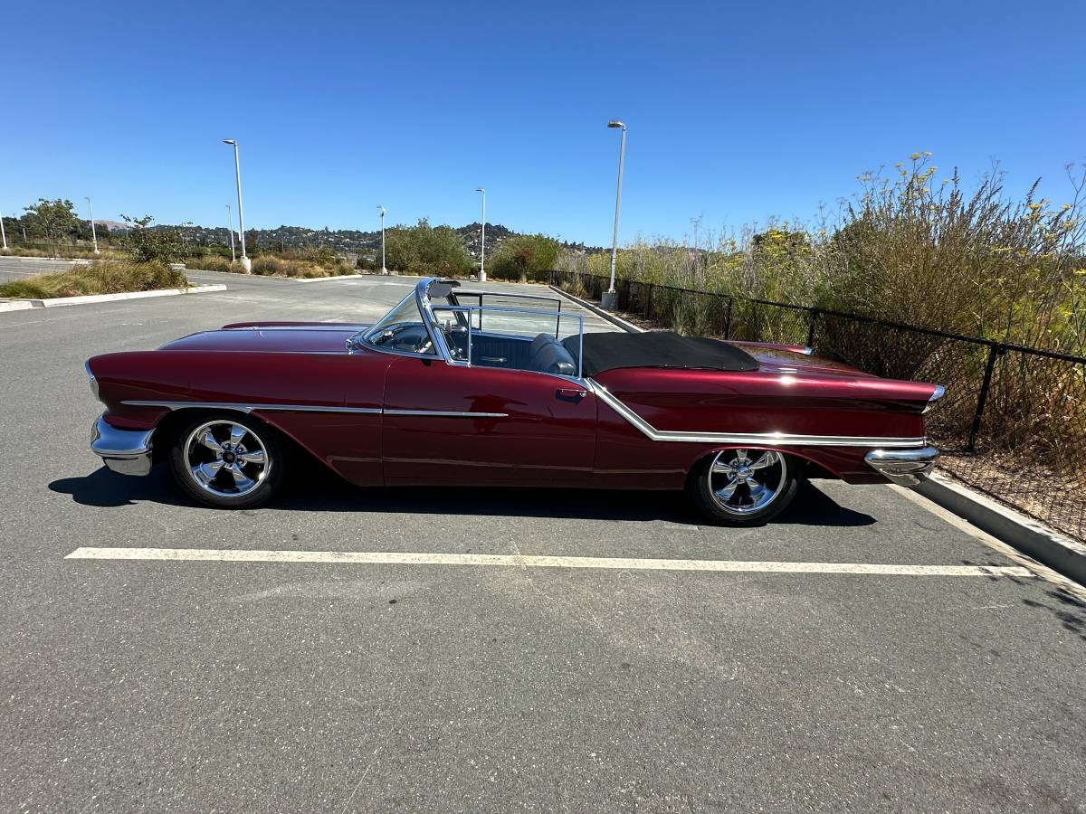 Oldsmobile-Golden-rocket-88-convertible-1957-113962-2