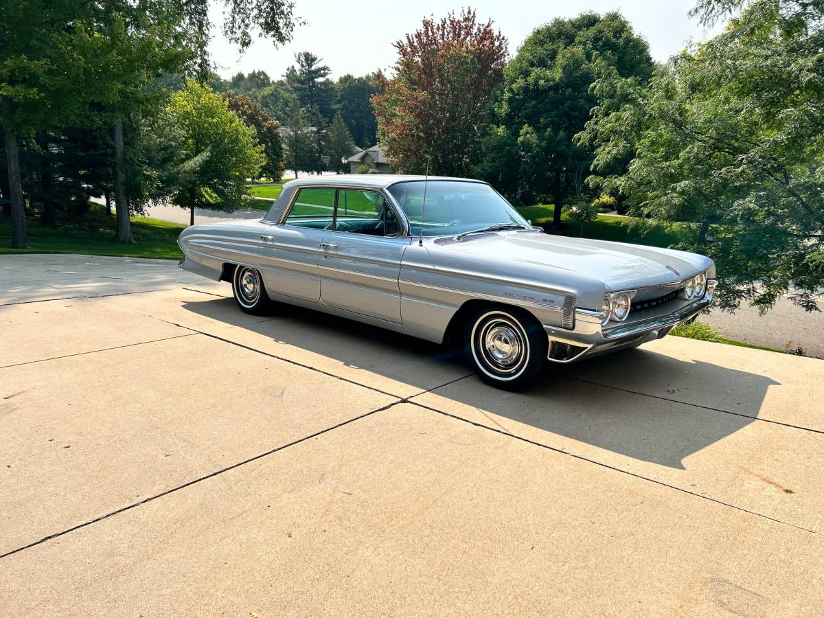 Oldsmobile-Super-88-1961-blue-93342-1