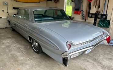 Oldsmobile-Super-88-1961-blue-93342-12