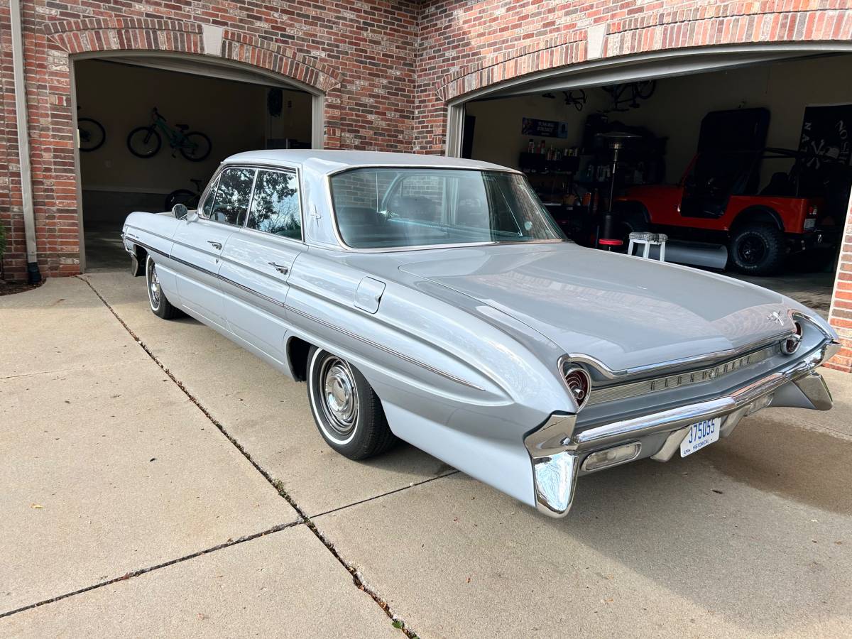 Oldsmobile-Super-88-1961-blue-93342-2