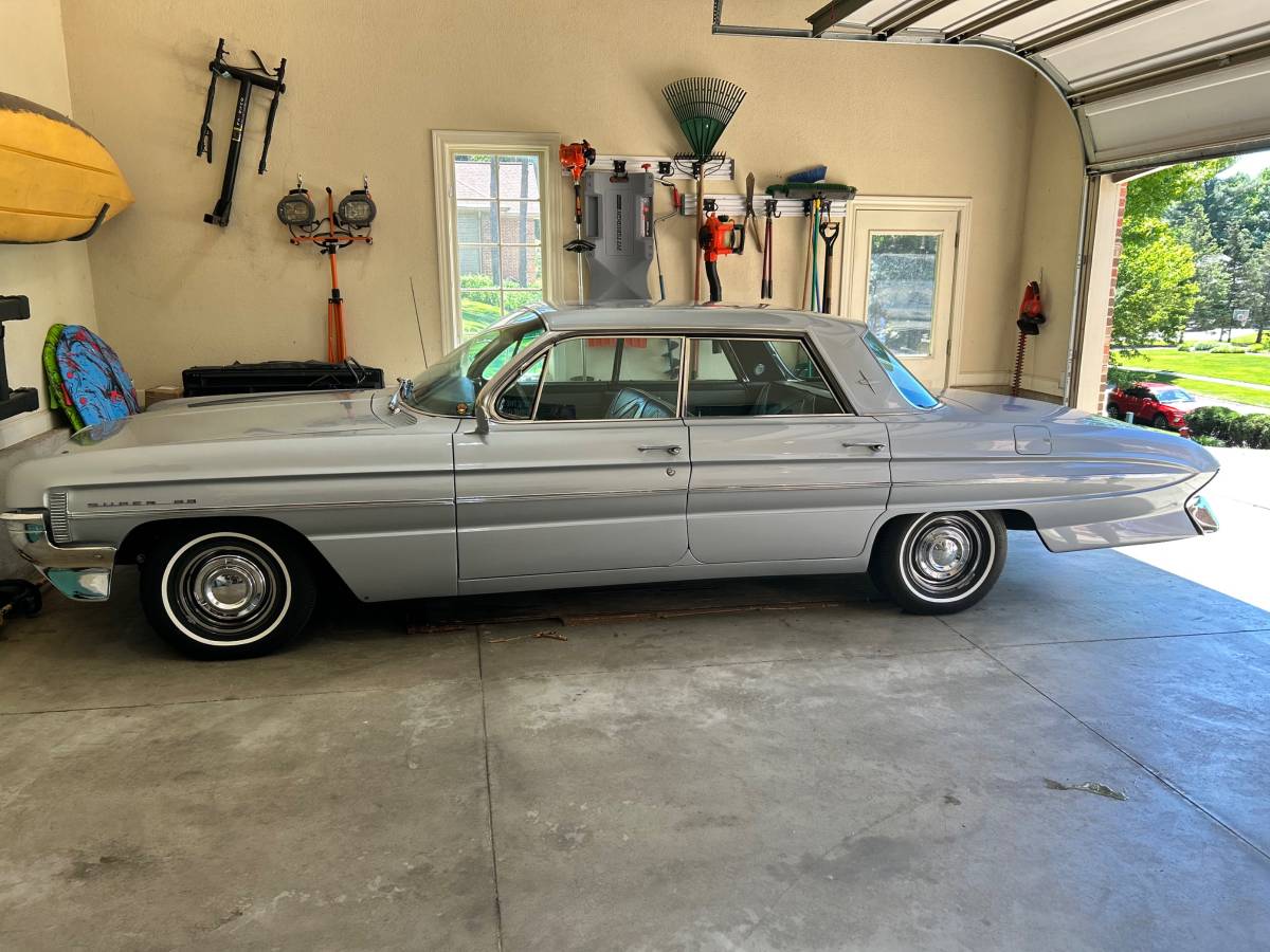 Oldsmobile-Super-88-1961-blue-93342-4