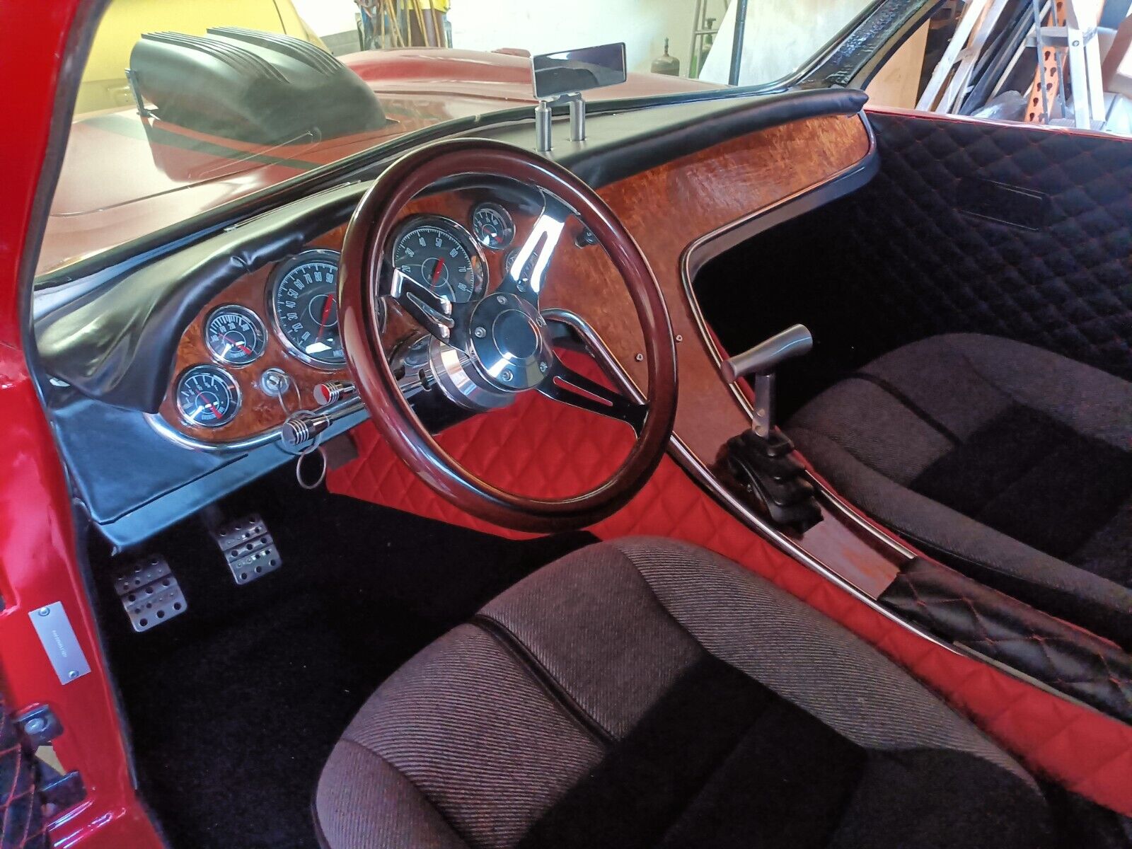 Panhard-J-6-Panther-Coupe-1963-Red-Black-8-33