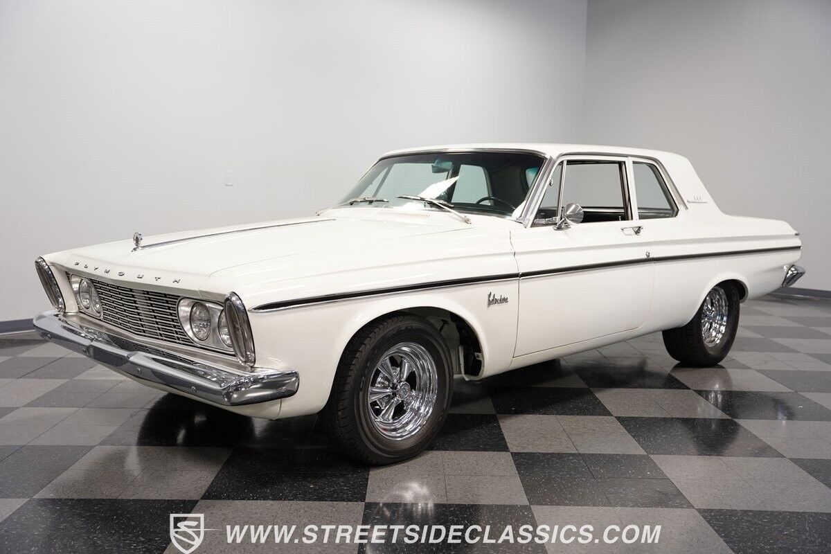 Plymouth-Belvedere-Berline-1963-White-Black-12839-5