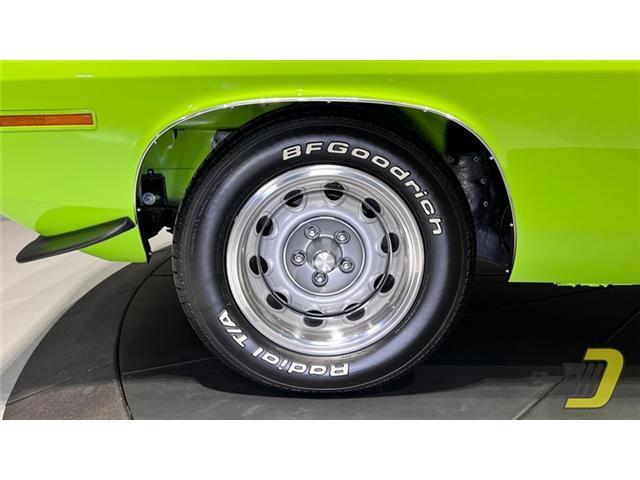 Plymouth-Cuda-Coupe-1970-Green-Black-13881-32