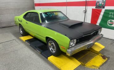 Plymouth-Duster-1973-green-160934