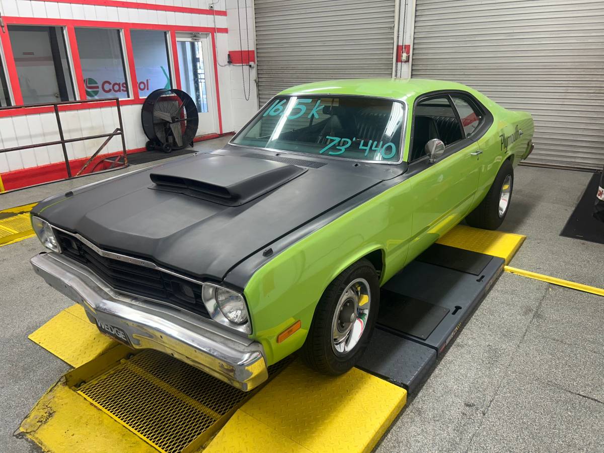 Plymouth-Duster-1973-green-160934-7