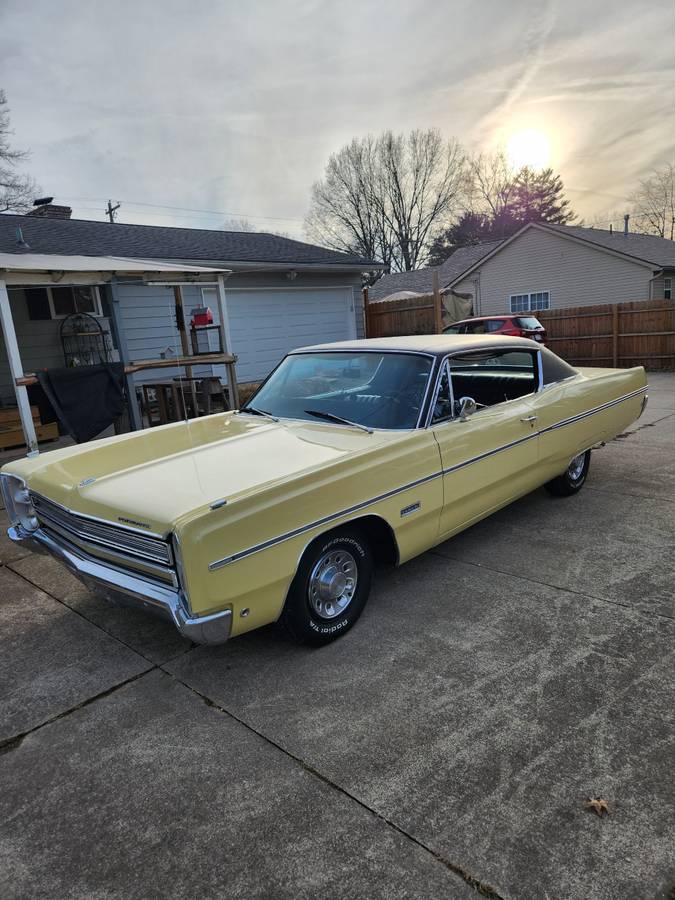 Plymouth-Fury-111-1968-yellow-53108-1