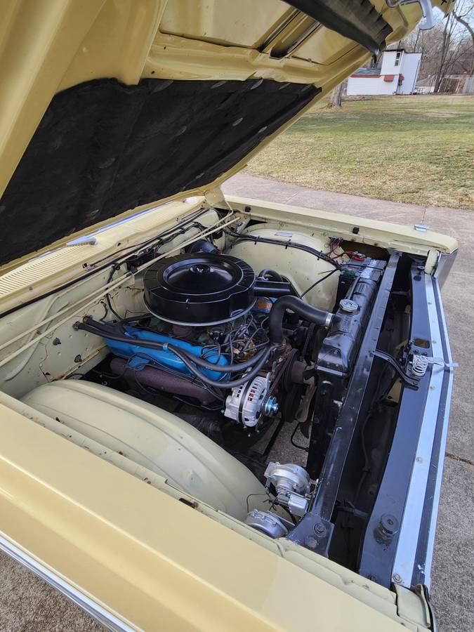 Plymouth-Fury-111-1968-yellow-53108-6