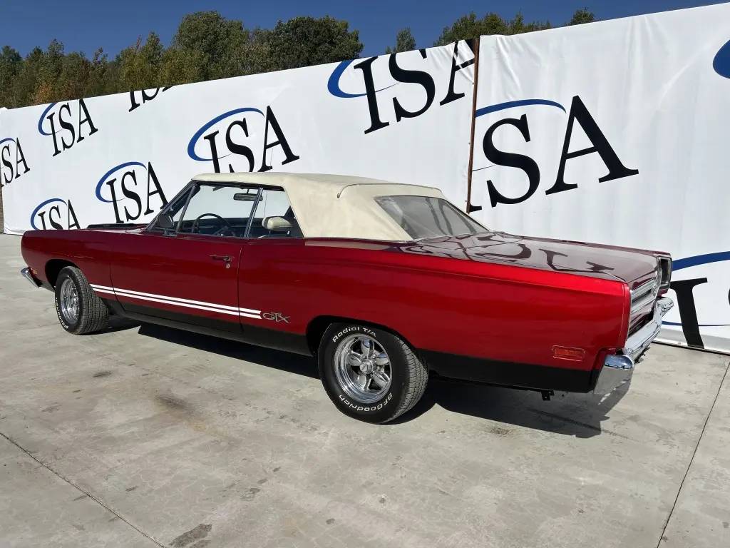 Plymouth-Gtx-440-convertible-1969-red-2-5