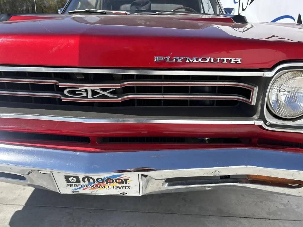 Plymouth-Gtx-440-convertible-1969-red-2-6