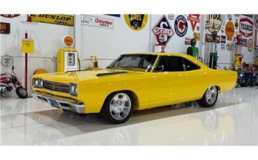 Plymouth-Road-Runner-1969-Yellow-Black-4126-1