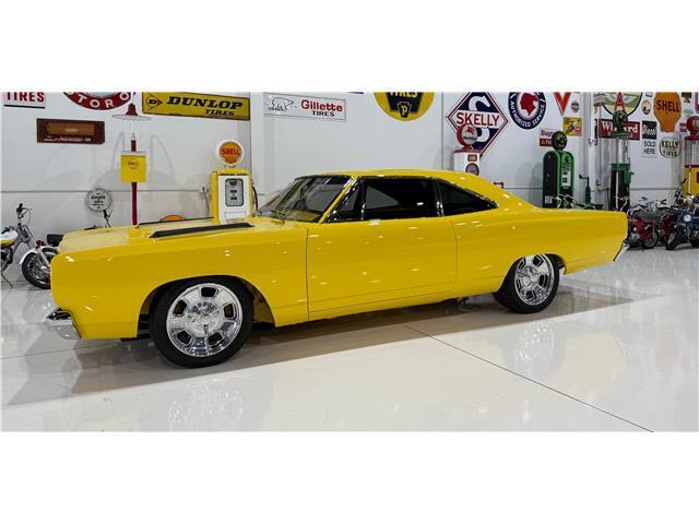 Plymouth-Road-Runner-1969-Yellow-Black-4126-2