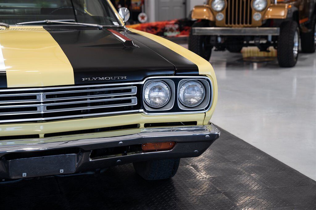 Plymouth-Road-Runner-1969-Yellow-Black-77549-9