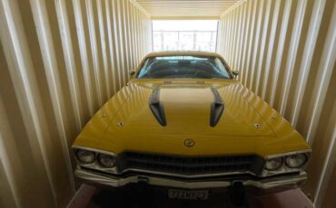 Plymouth-Road-runner-1973-yellow-14304-1