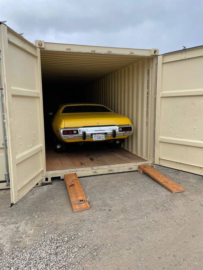 Plymouth-Road-runner-1973-yellow-14304-2