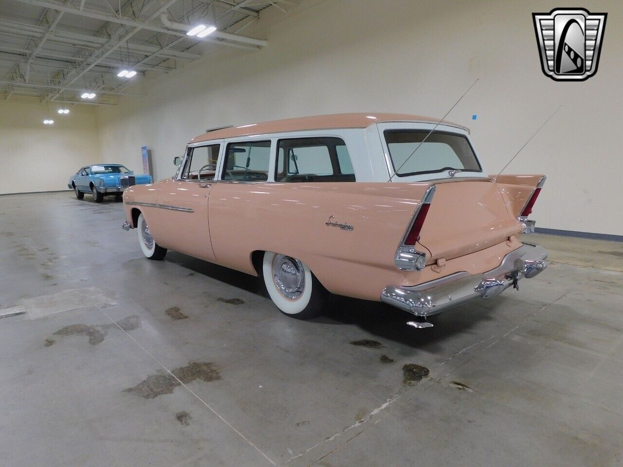 Plymouth-Suburban-1956-Pink-Tan-16967-3