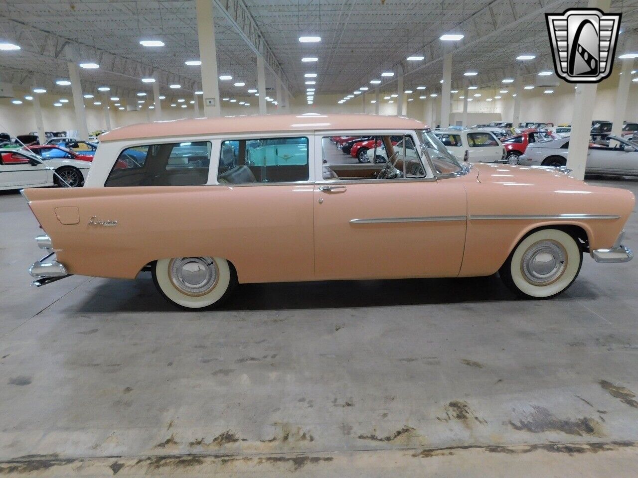 Plymouth-Suburban-1956-Pink-Tan-16967-4