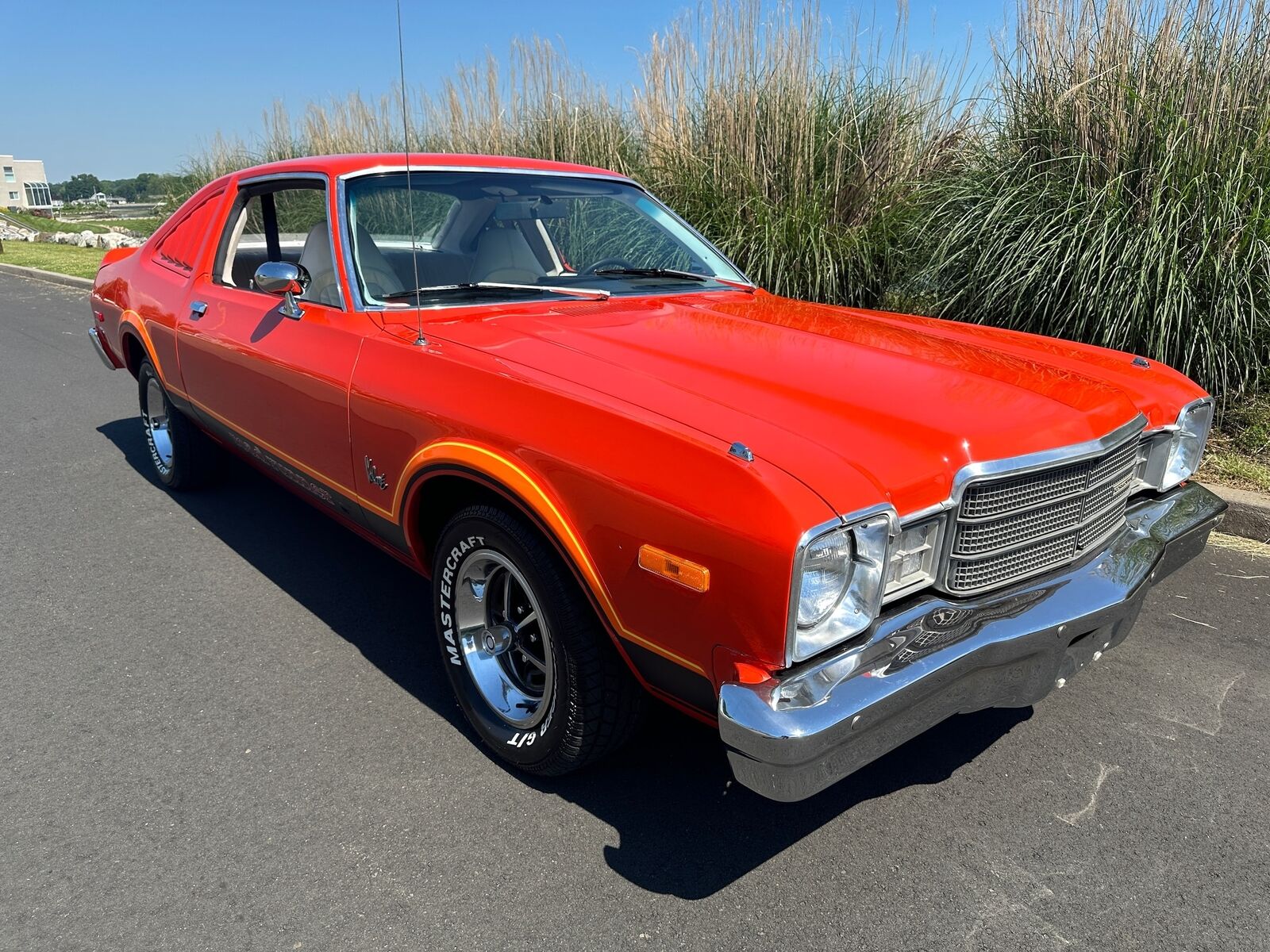 Plymouth-VoLARE-Coupe-1976-Orange-White-150065-1